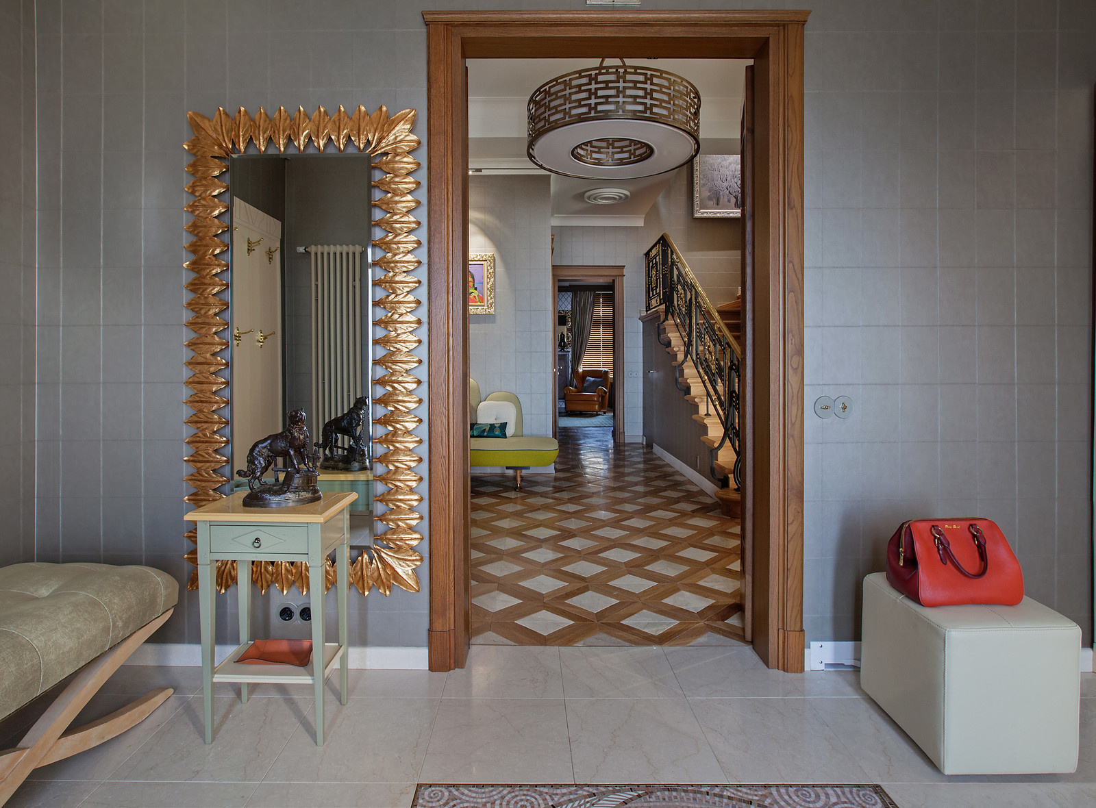 Houzz тур: Подмосковный дом — скромный снаружи, но яркий внутри