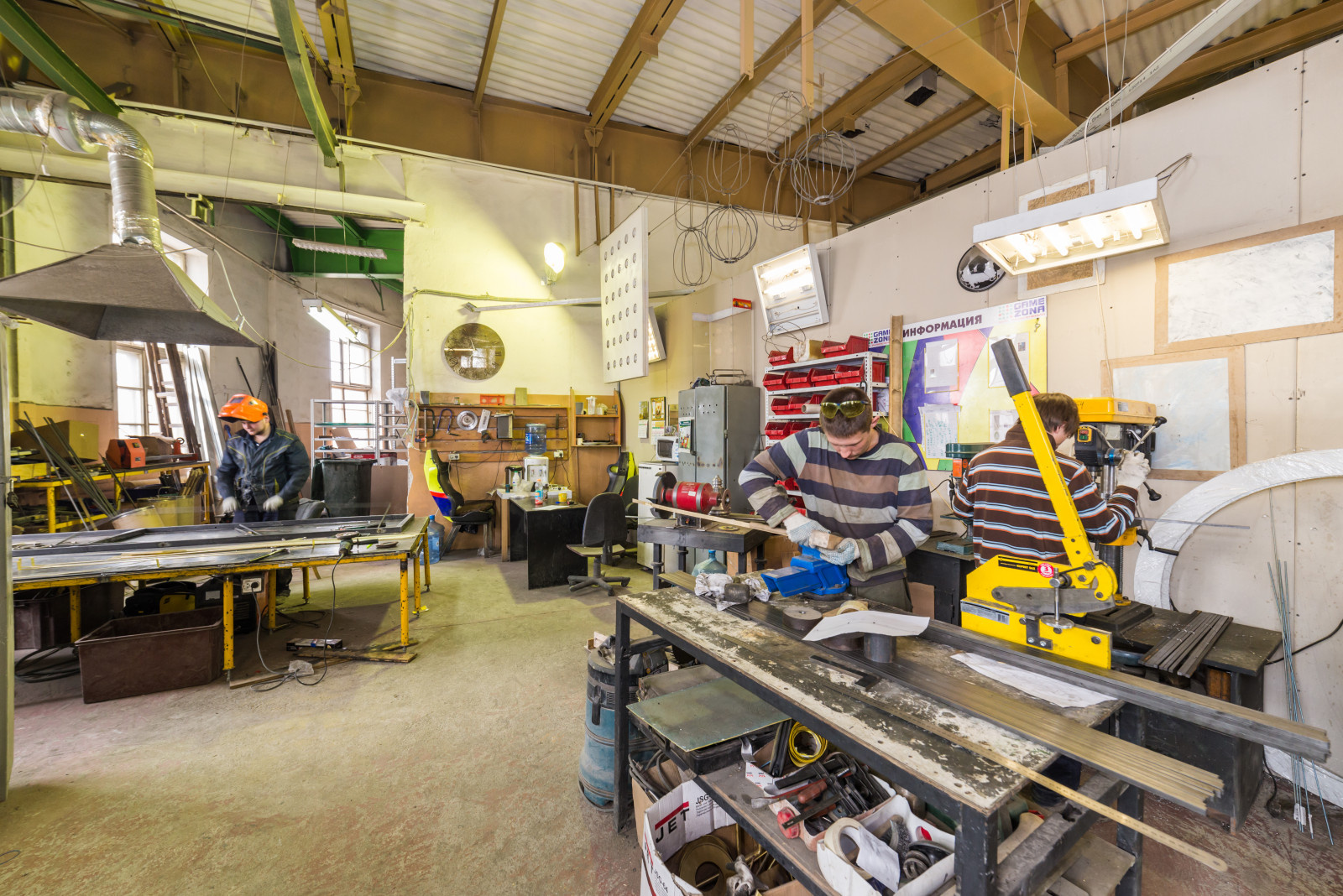 Портрет: Авторские светильники от Handle Studio