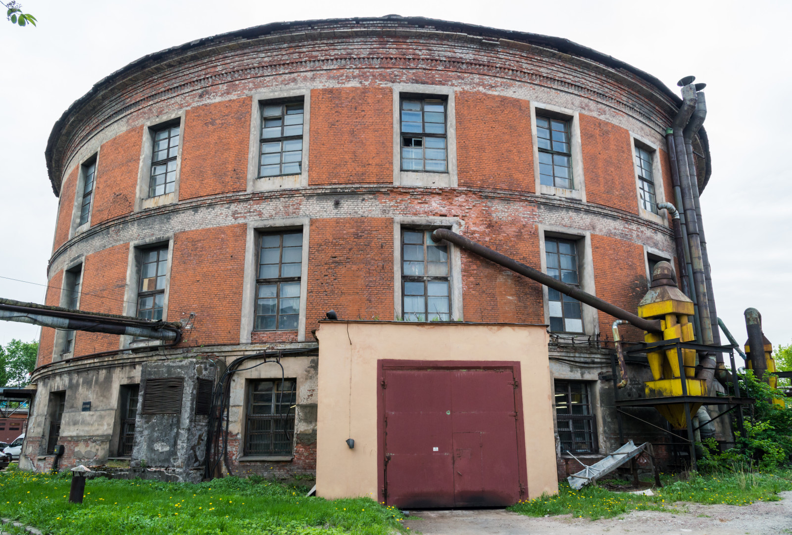 Портрет: Авторские светильники от Handle Studio