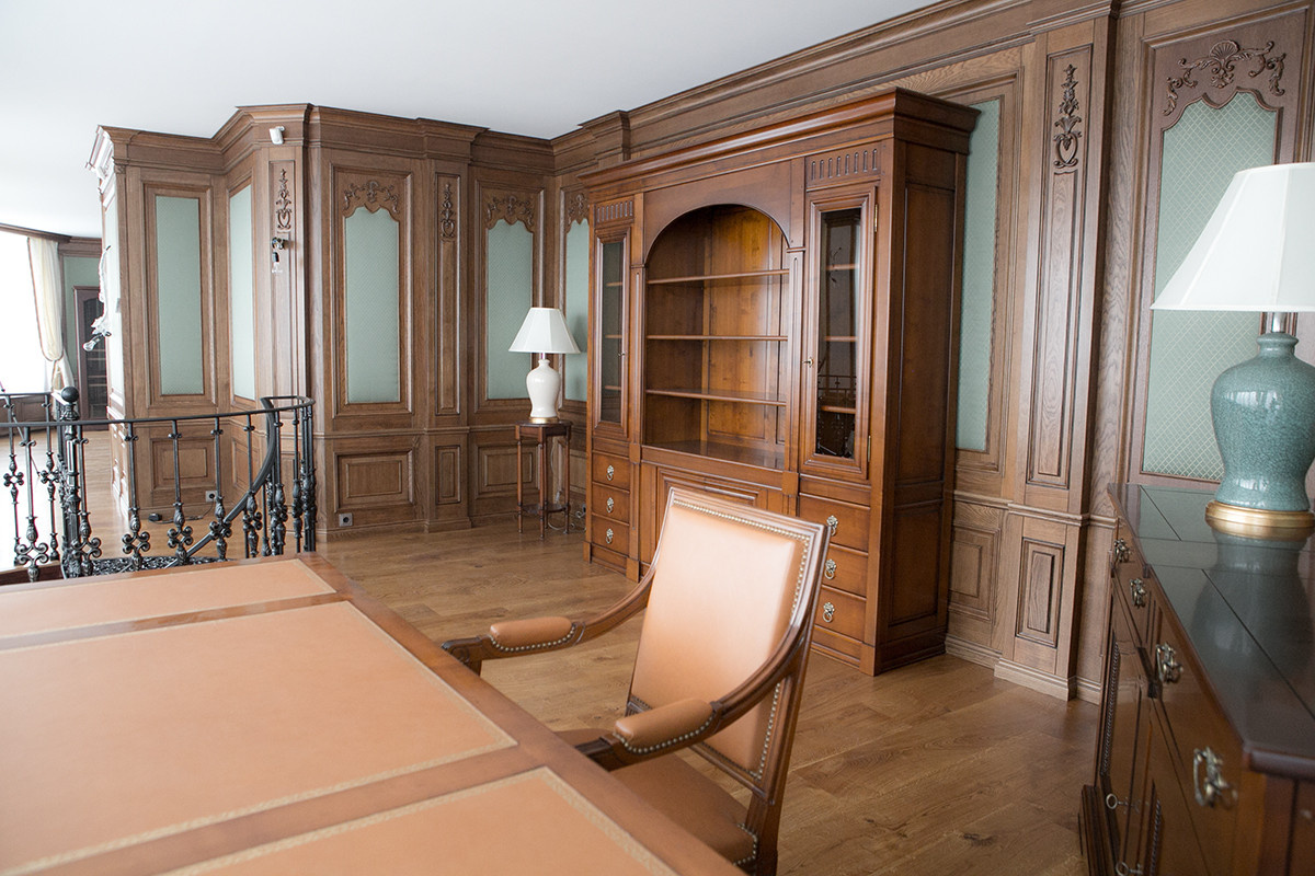 Кабинет в классическом стиле из дуба