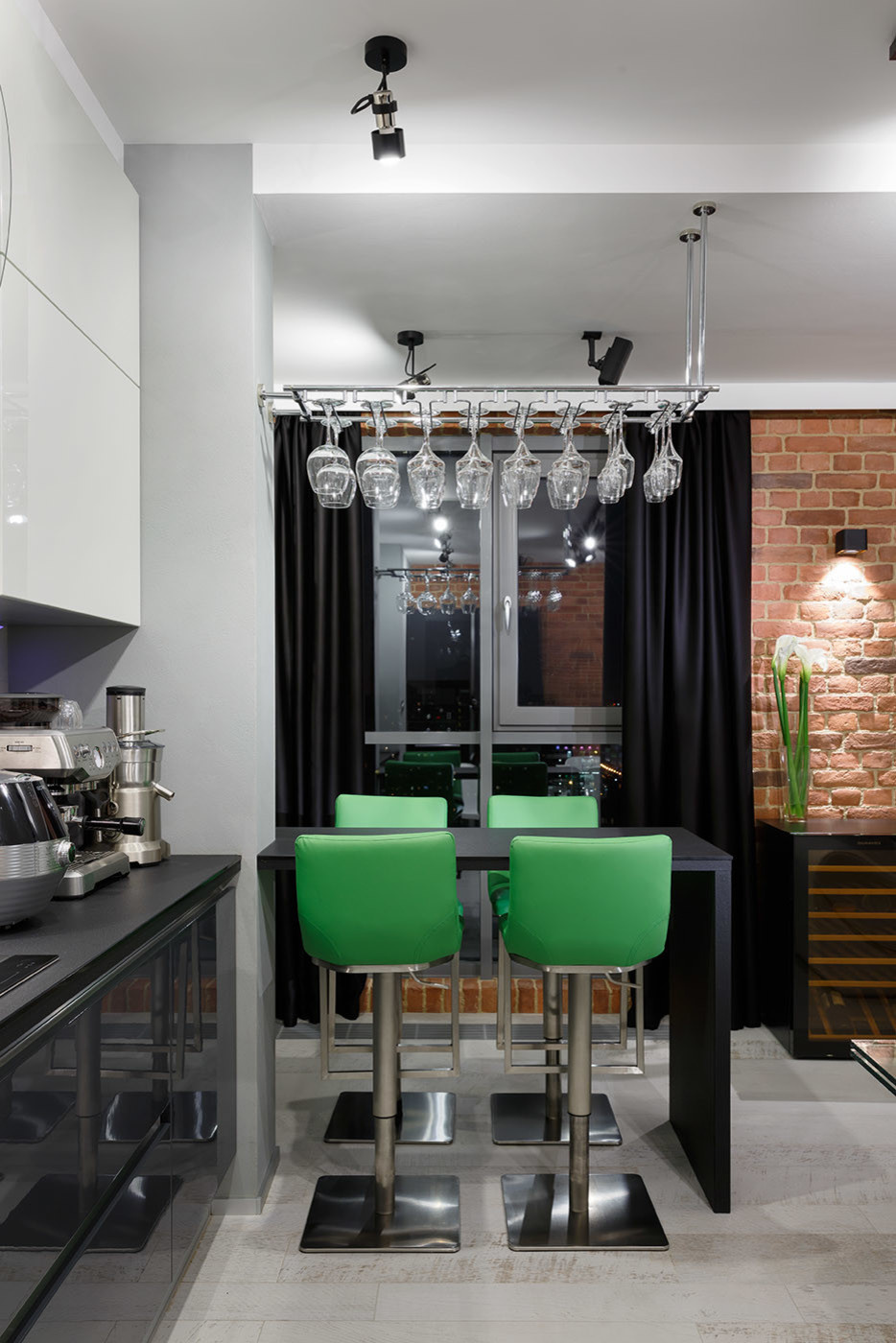 Houzz тур: Индустриальный интерьер с романтическими мотивами