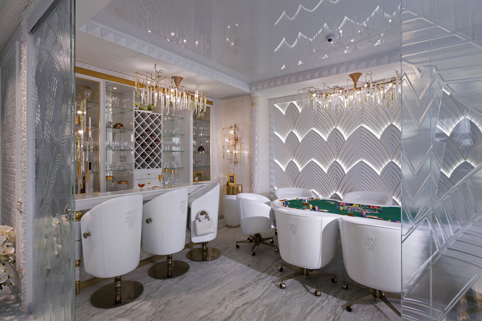 «В объятиях муз»