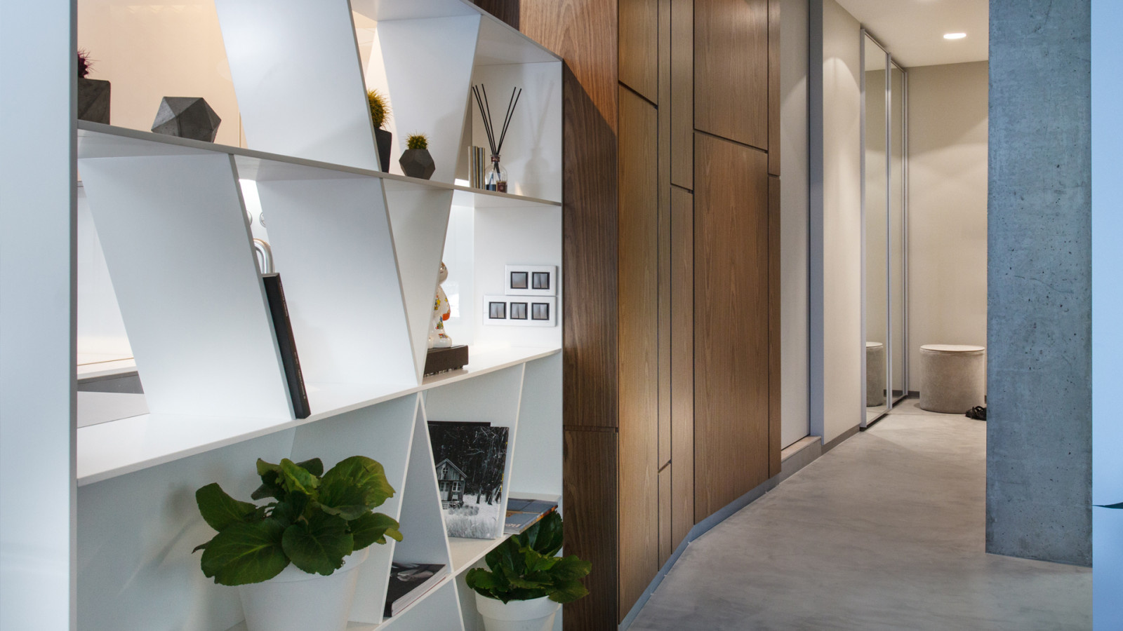 Houzz Украина: Минимализм и ломаные линии в квартире для двоих