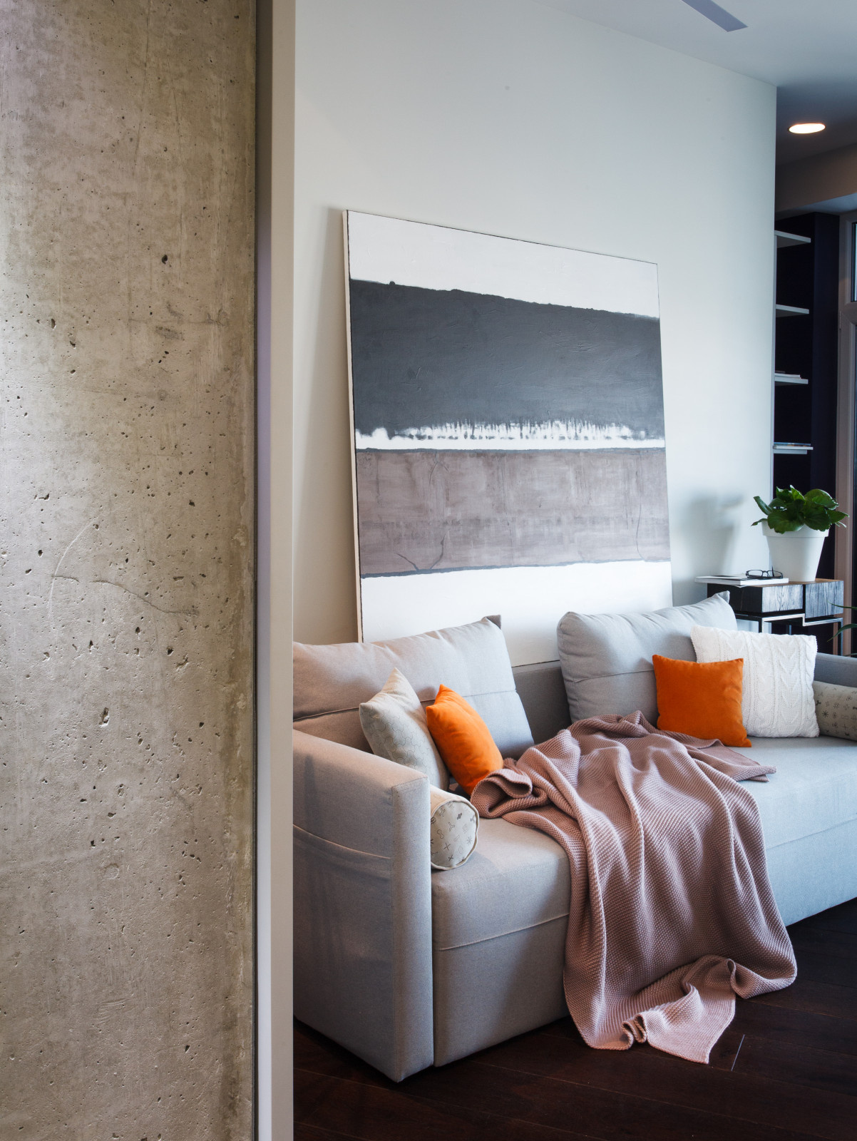 Houzz Украина: Минимализм и ломаные линии в квартире для двоих