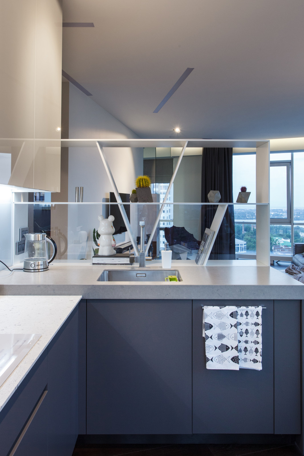 Houzz Украина: Минимализм и ломаные линии в квартире для двоих