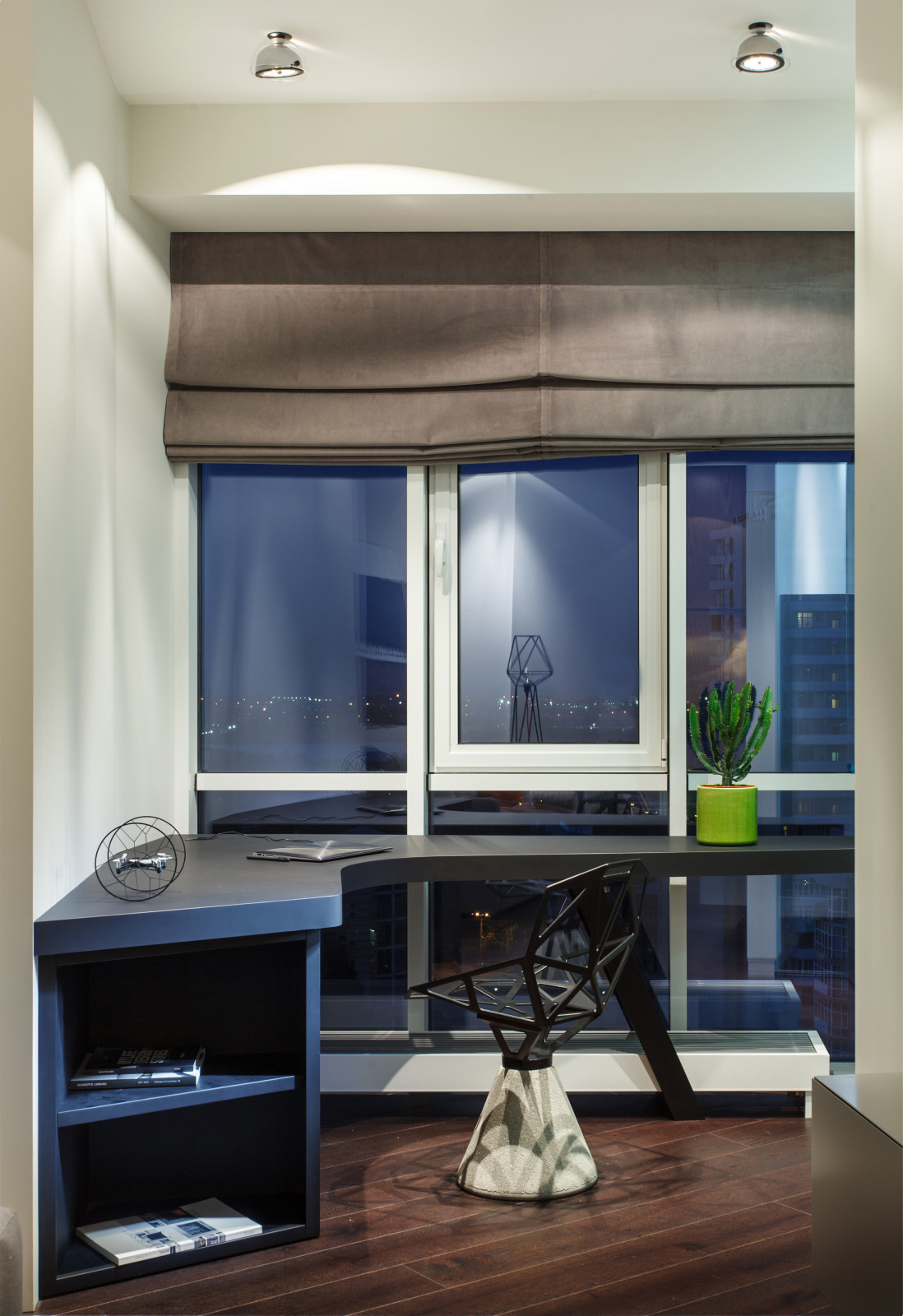 Houzz Украина: Минимализм и ломаные линии в квартире для двоих