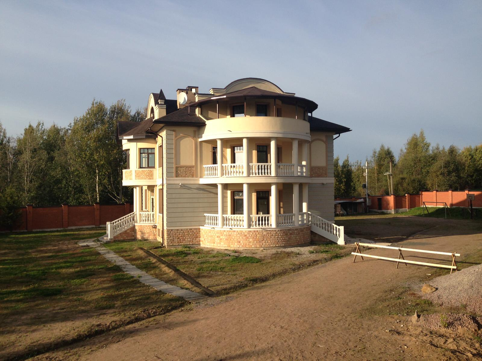 Дома