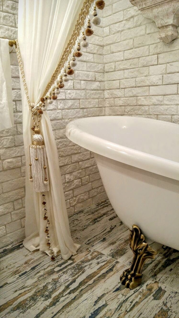 Штора с подхватом