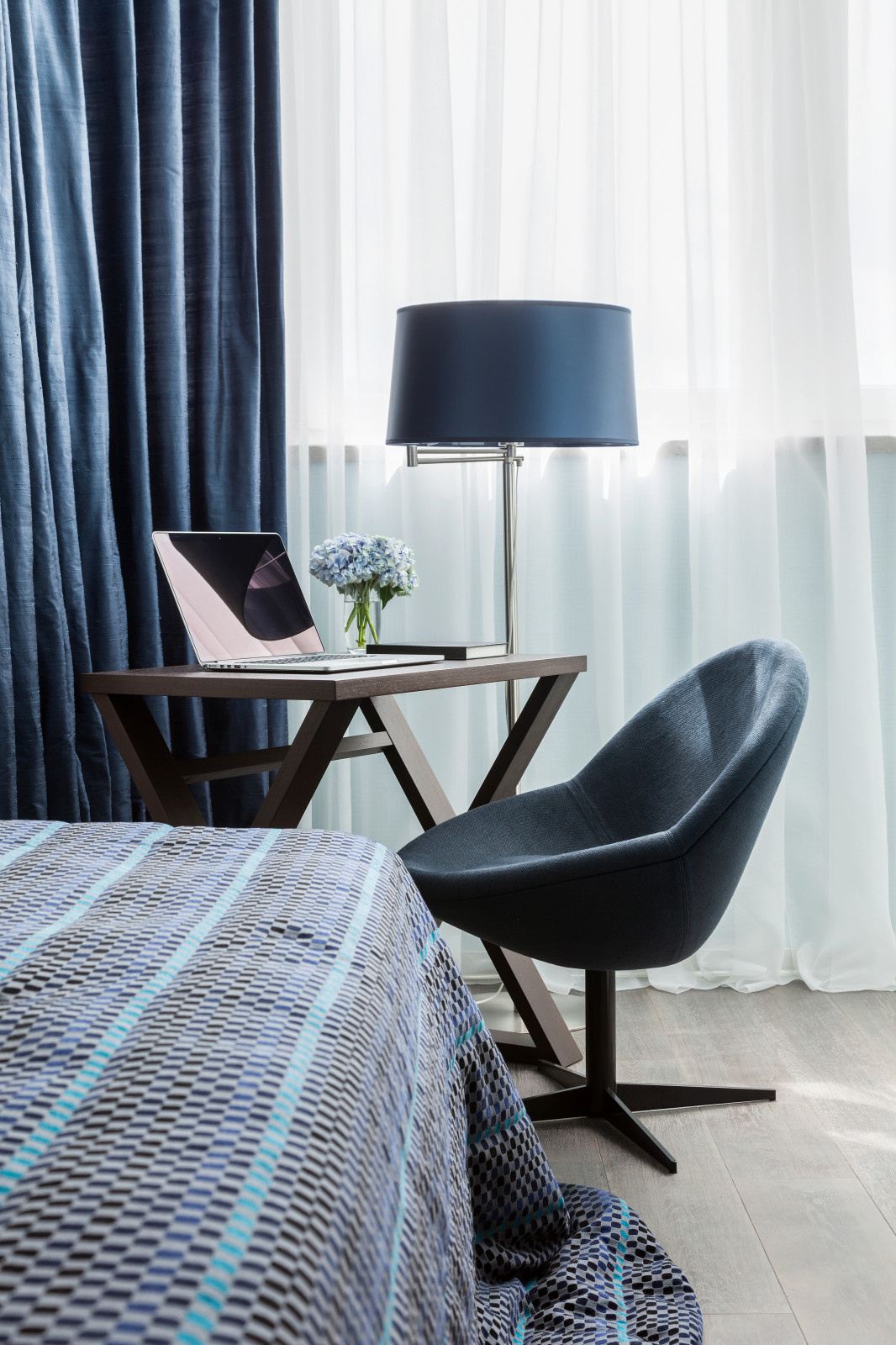 Есть решение: Дизайн комнаты для молодой девушки