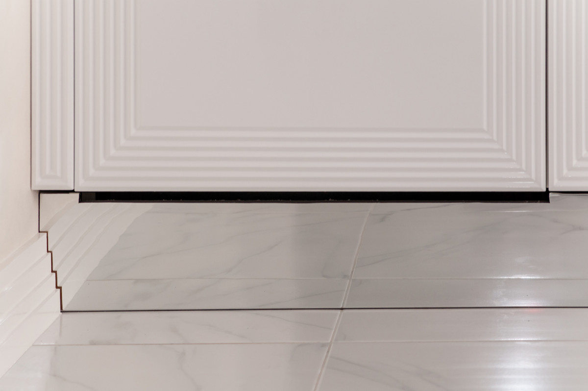 Белоснежная классическая кухня