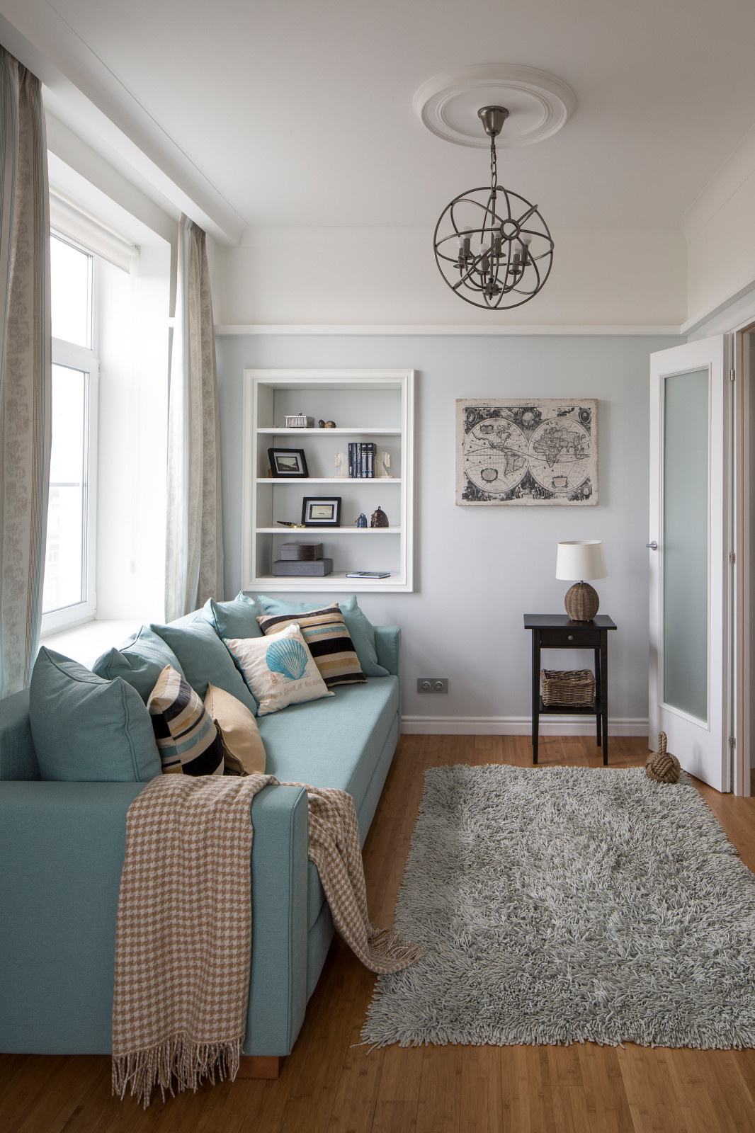 Девушка с веслом