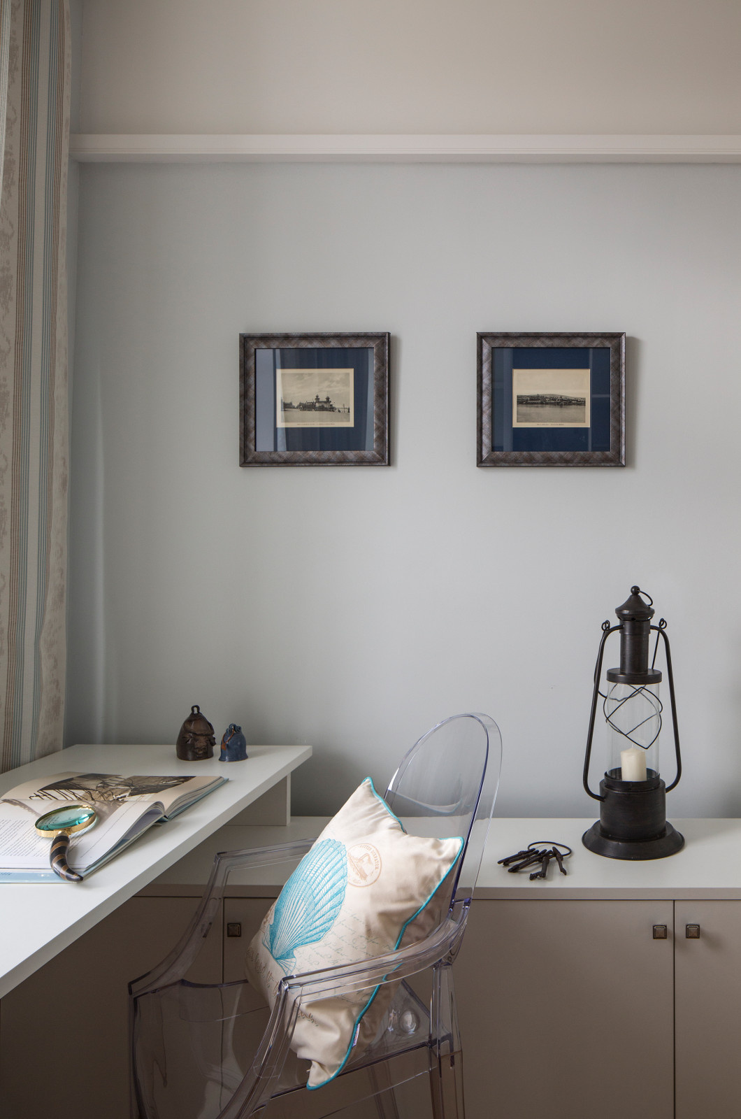 Девушка с веслом