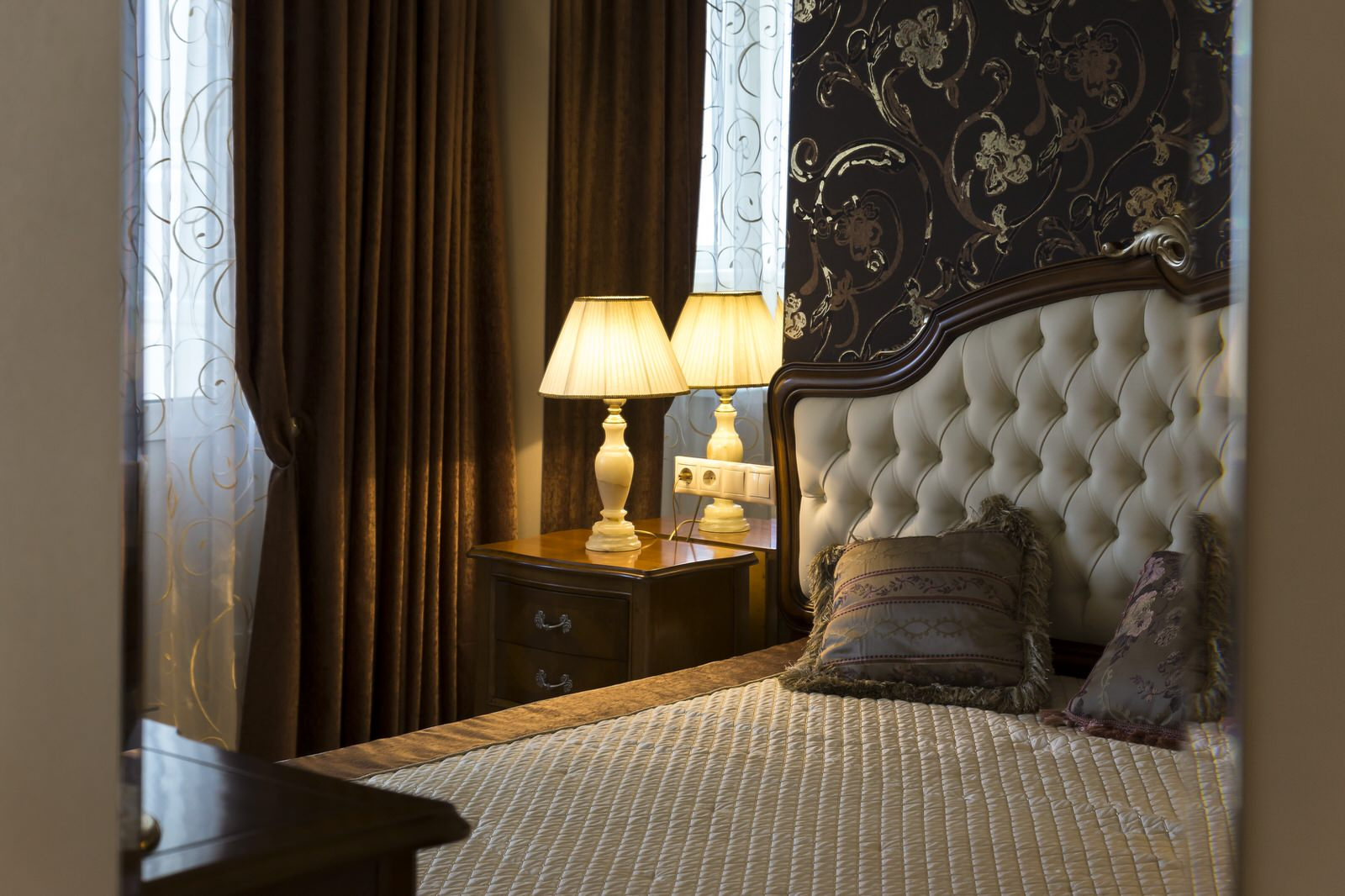 4-комнатная квартира в неоклассическом стиле. Дизайн и ремонт под ключ