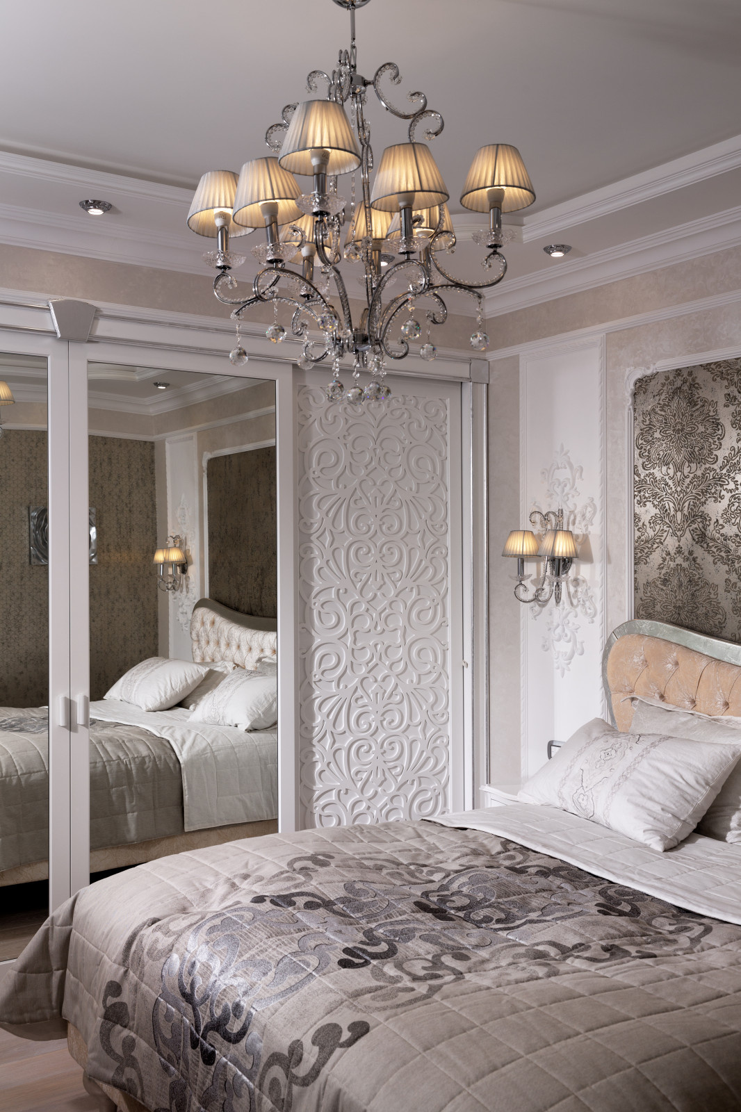 Светлые тона и зеркальные поверхности от Виктории Витковской