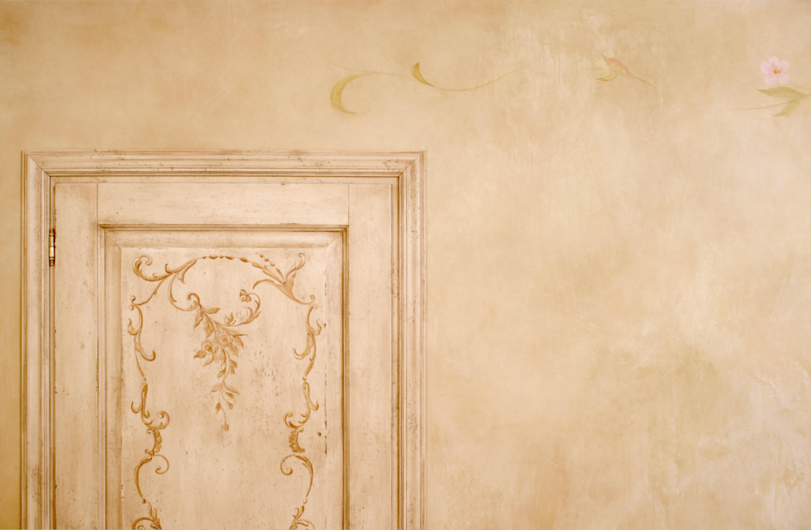 Деталь. Декоративное покрытие и роспись.