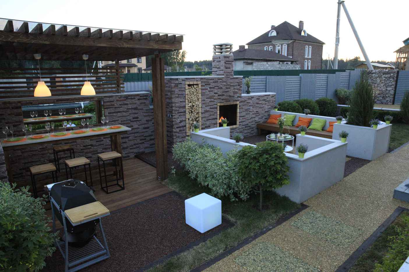 Просто фото: Летние кухни из 37 российских проектов