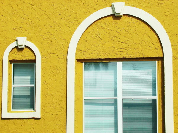 ДЕКОР НА ФАСАДАХ ДОМОВ