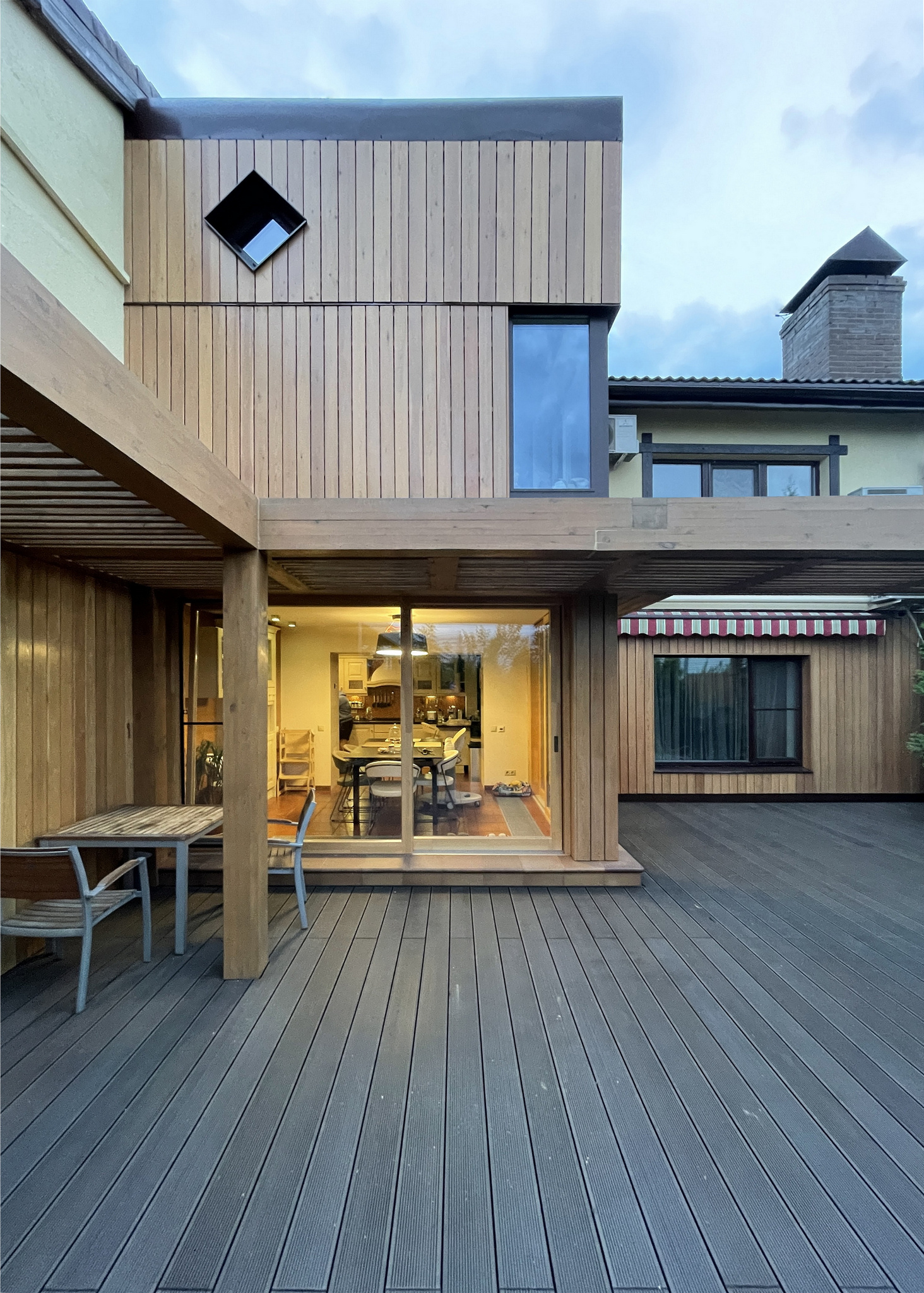 Обложка проекта: Двухэтажная пристройка к пентхаусу и пергола