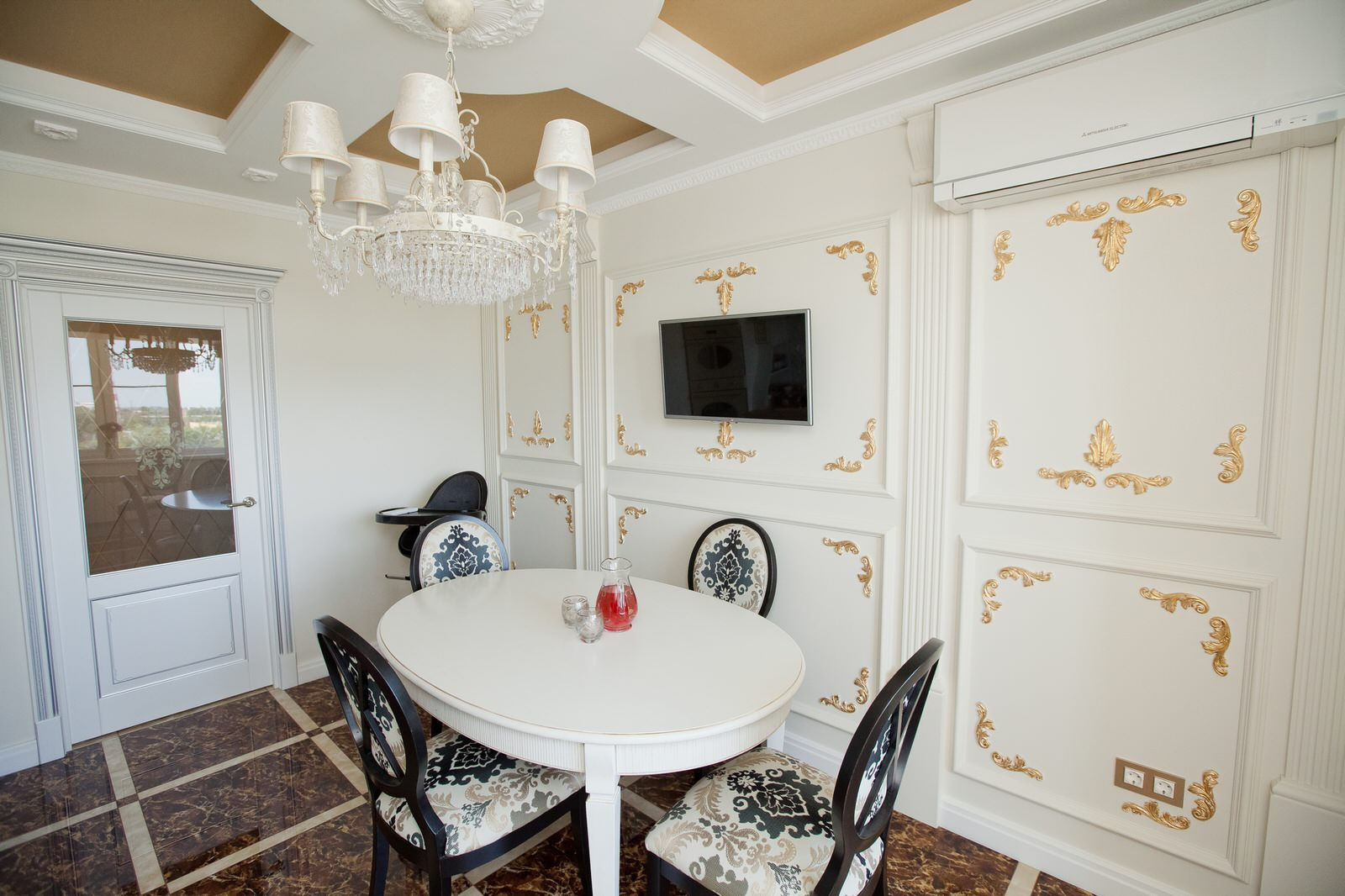 Квартира в стиле "неоклассика"