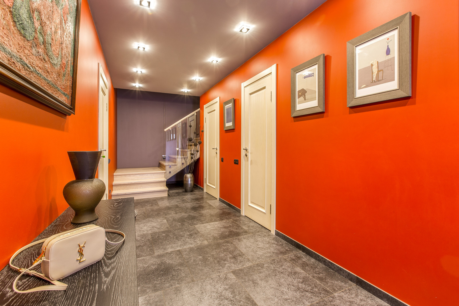 Интерьер с сочной ночинкой