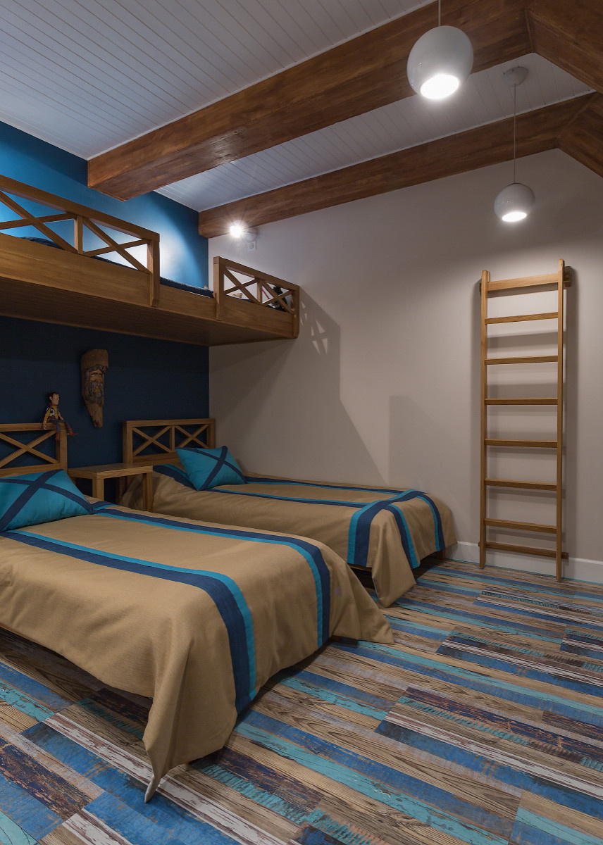 Замечательная двухуровневая квартира с фантастическим детским этажом