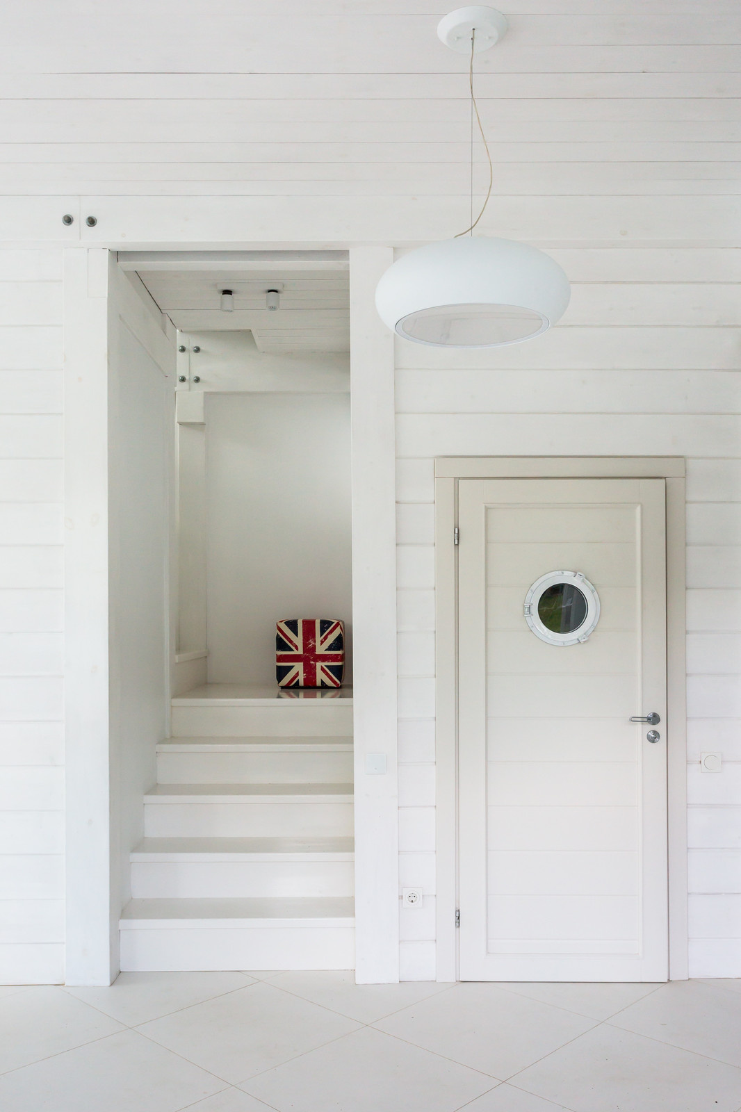 В гостях: Стеклянный дом на краю обрыва в Подрезково