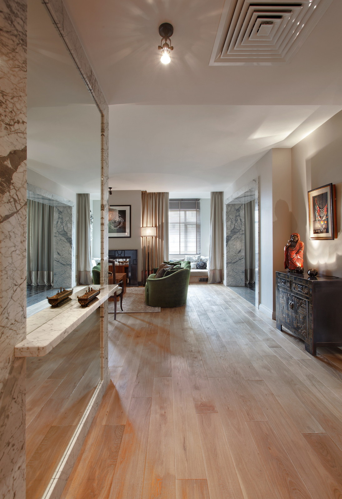 Houzz тур: Квартира для поклонницы йоги с пространством для занятий