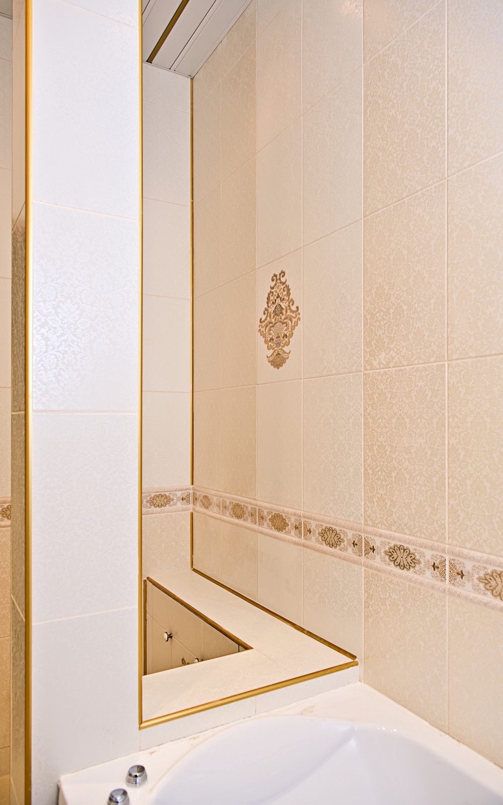 Oriental motifs