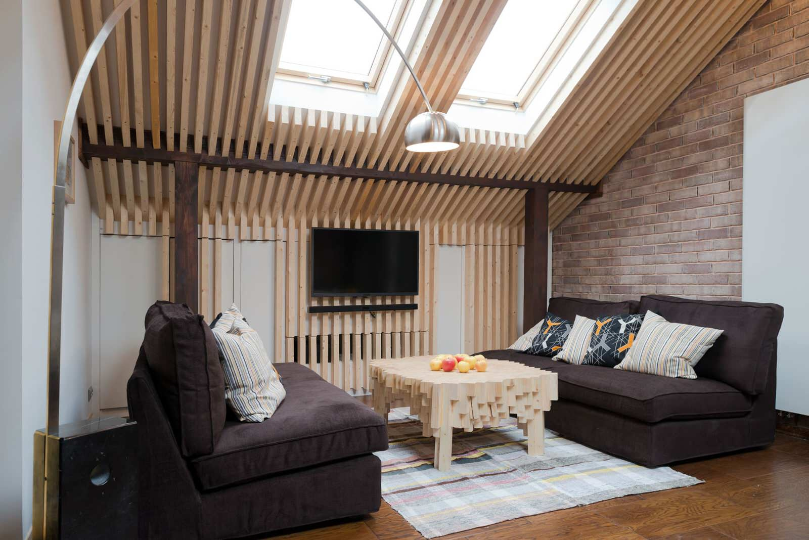 МАНСАРДА С ПОТАЙНЫМИ ДВЕРЦАМИ