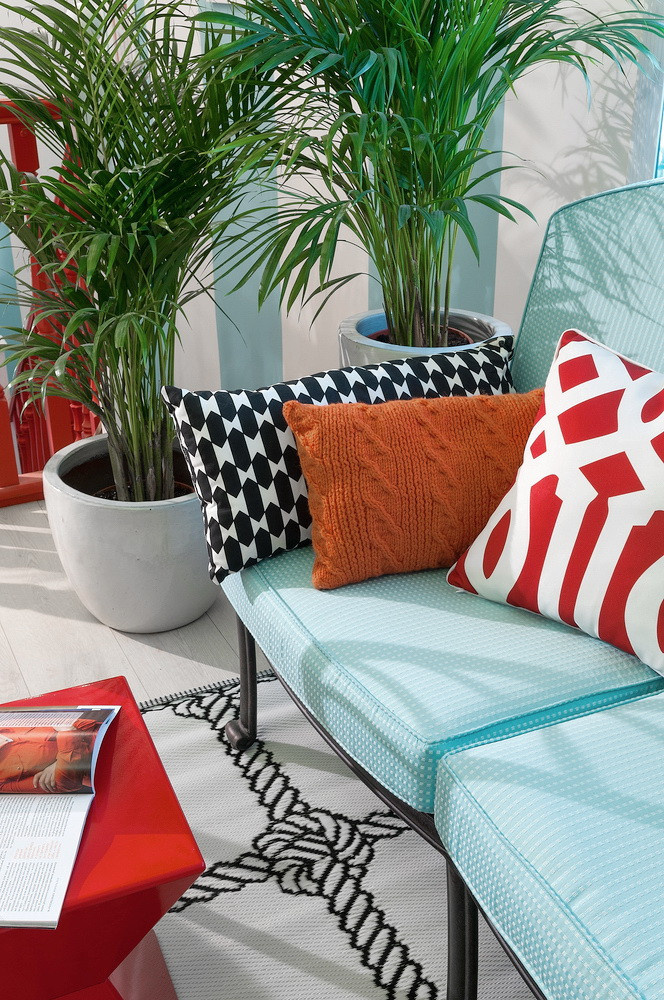 Striped lounge