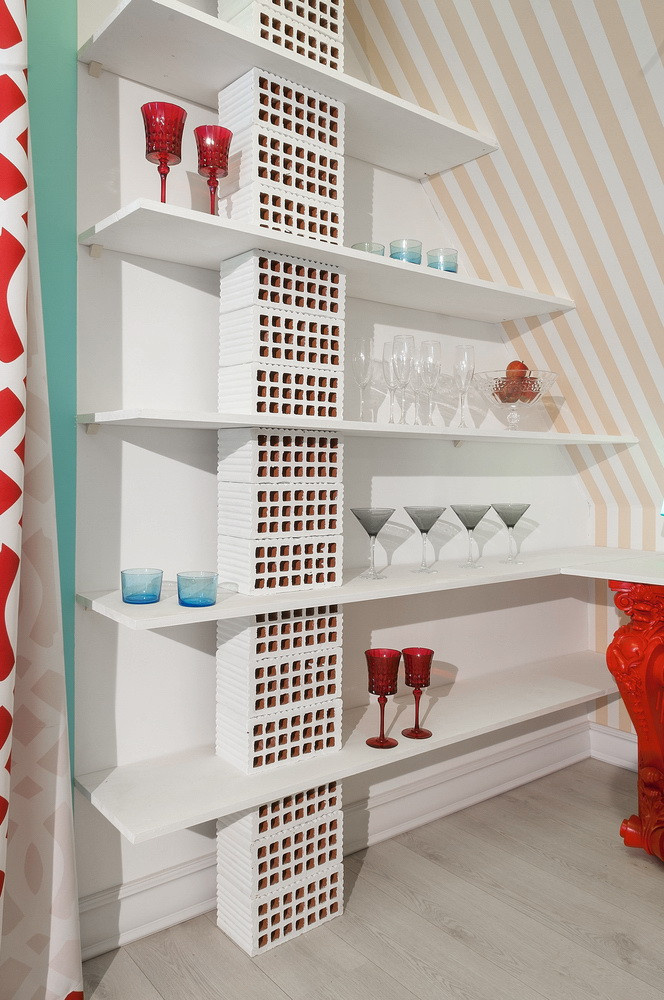 Striped lounge