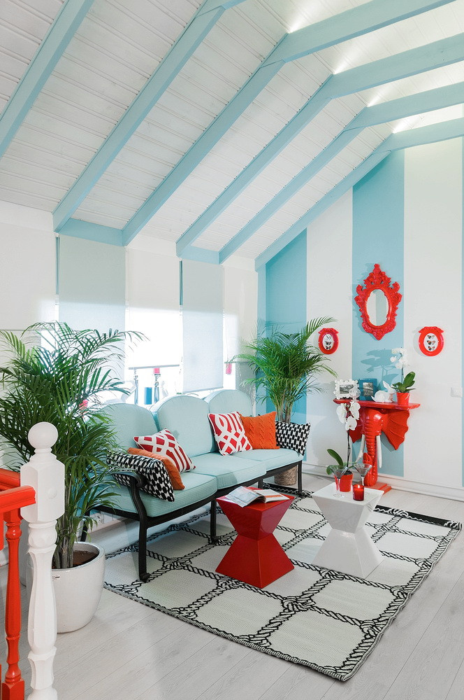 Striped lounge