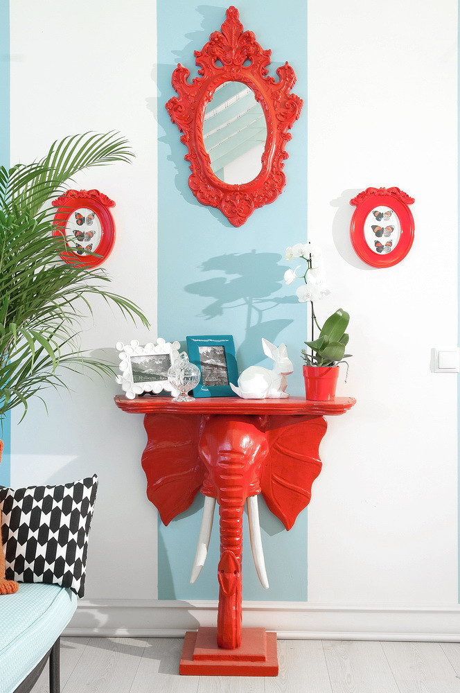 Striped lounge