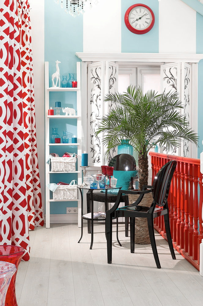Striped lounge