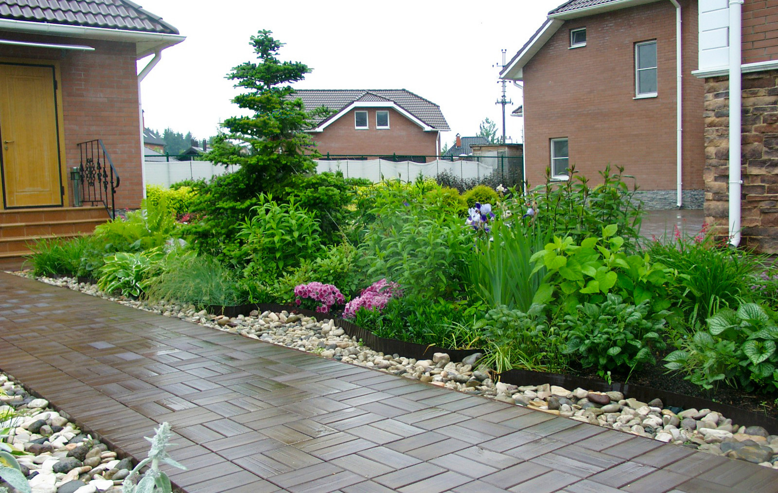 Цветник - весной