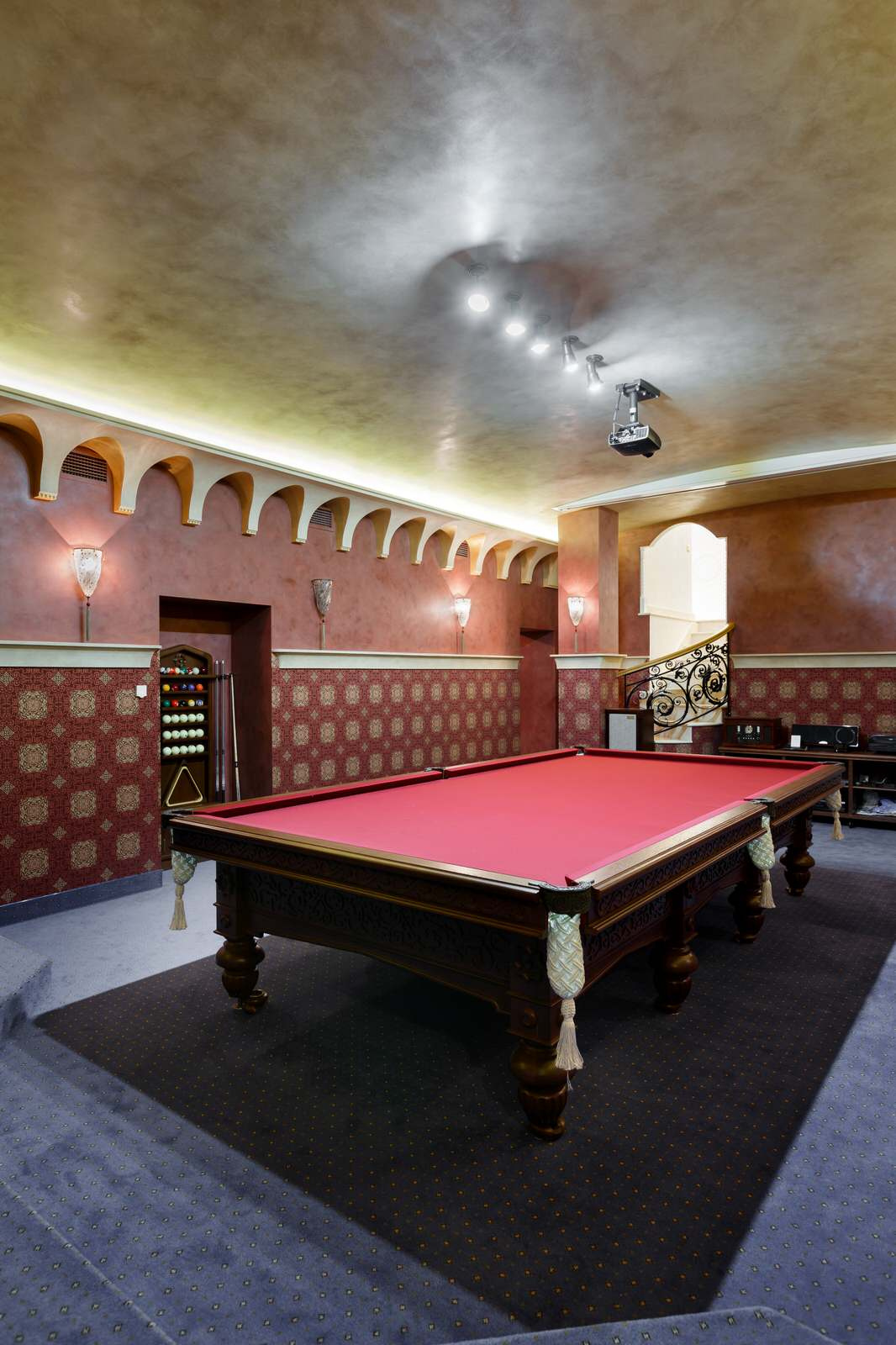 Бильярдная