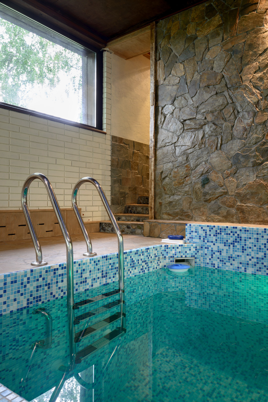 Частный спа-комплекс с стиле Шале