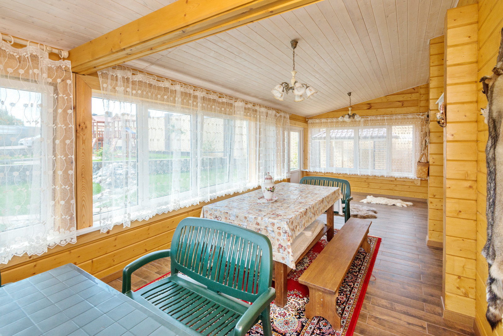 Терраса в  доме-бане из клееного бруса