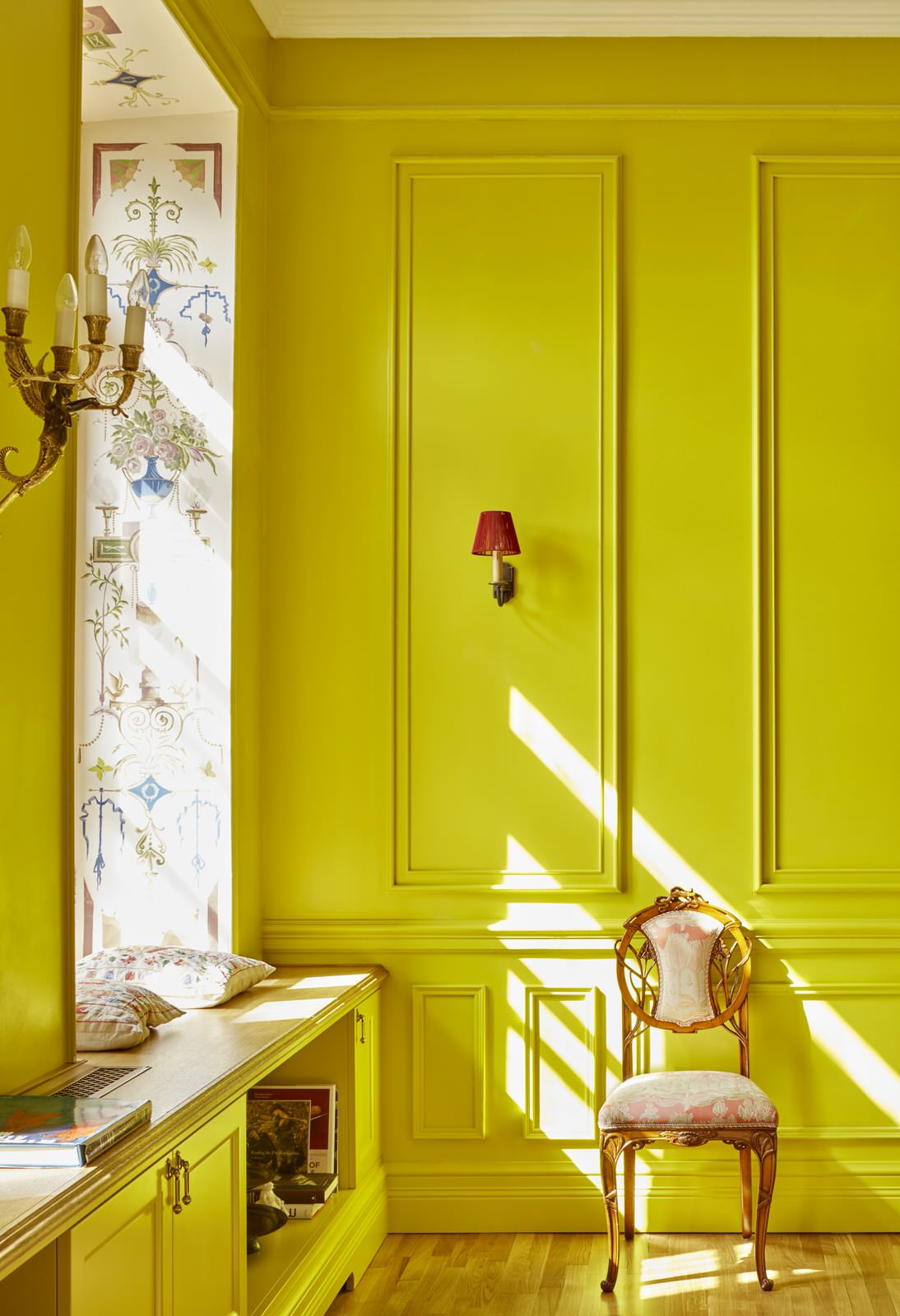 Классика цвета шартрез с метлахской плиткой Winckelmans