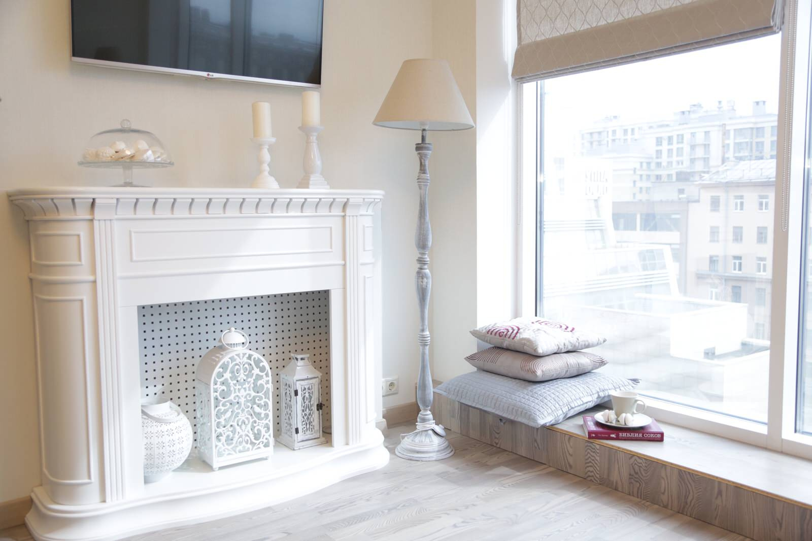 Пудровые оттенки и элегантная геометрия.