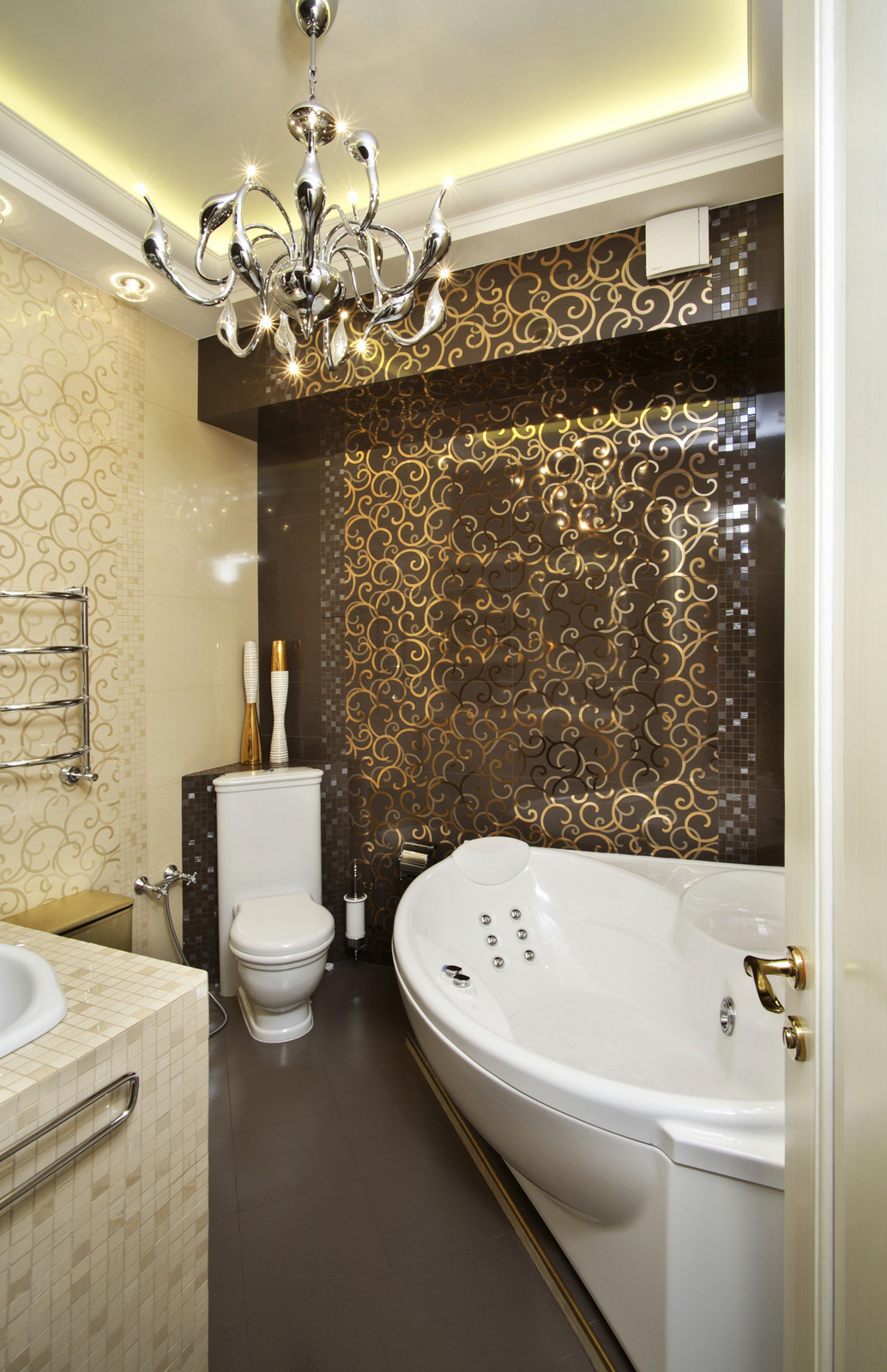 Элегантная классика (3-х комн. квартира в сталинке)