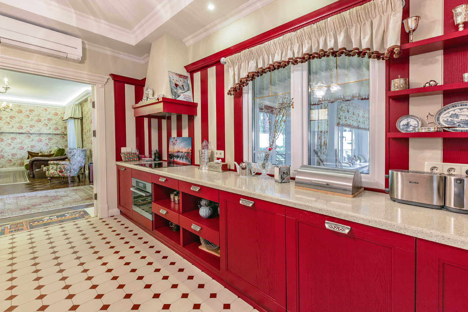 Английское чаепитие (Дом в поселке Зеленый мыс)