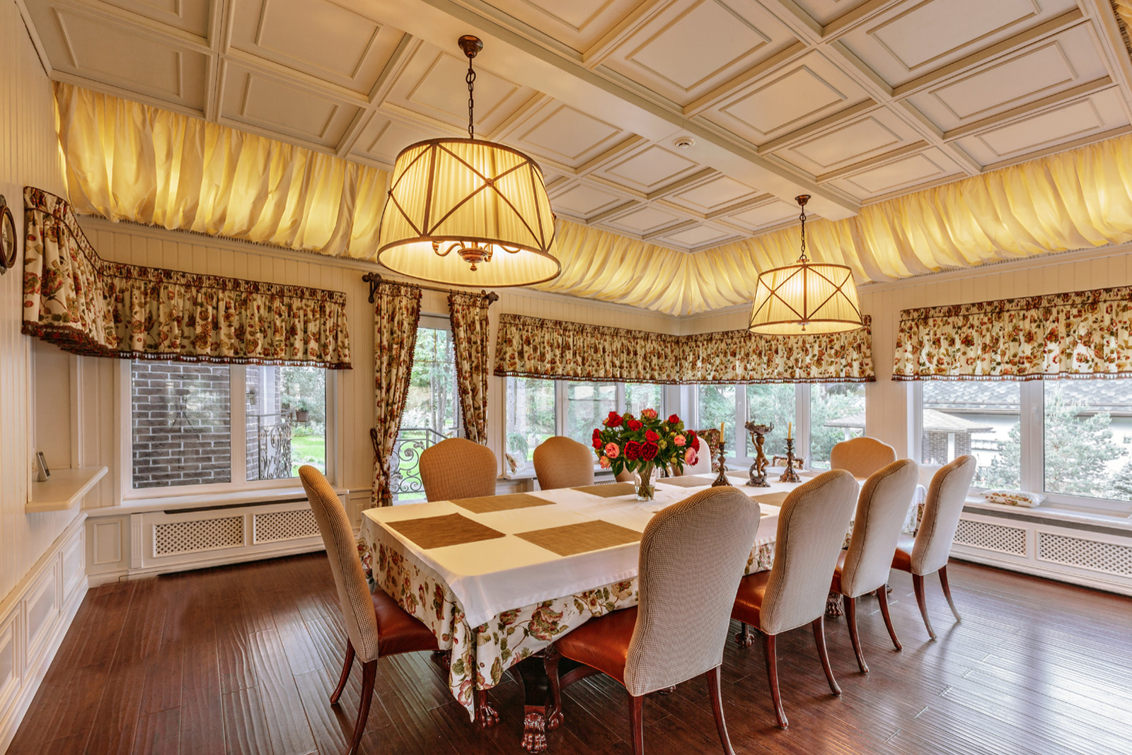 Английское чаепитие (Дом в поселке Зеленый мыс)