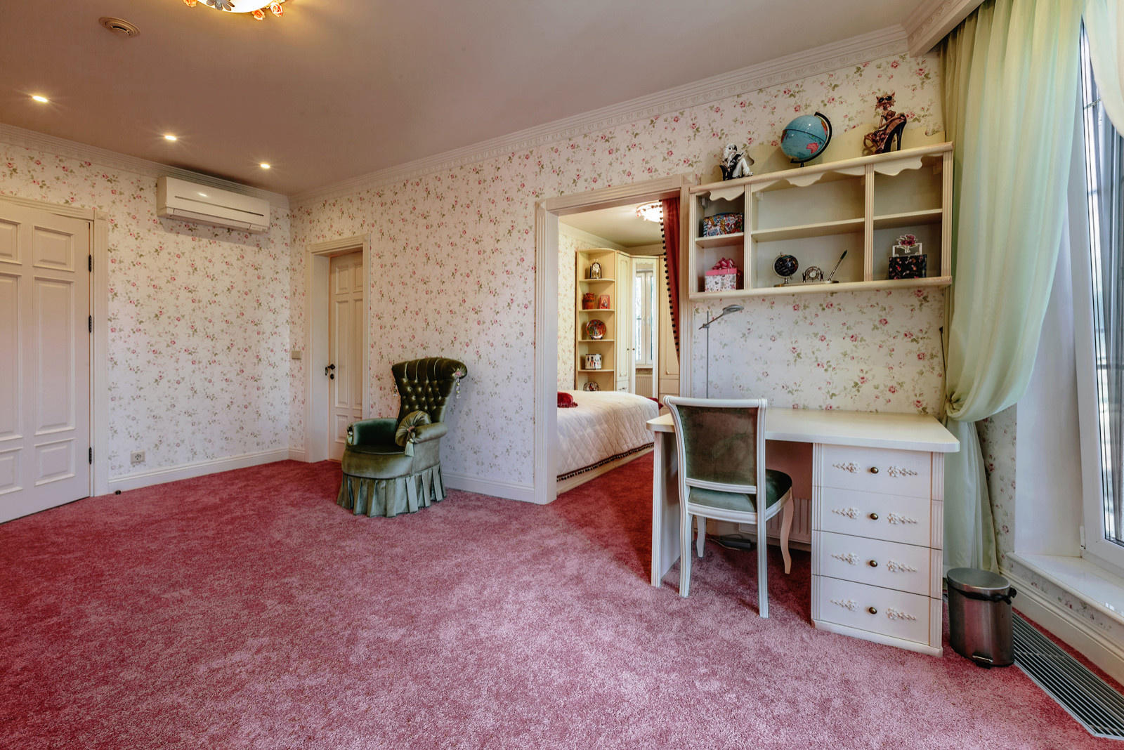 Английское чаепитие (Дом в поселке Зеленый мыс)