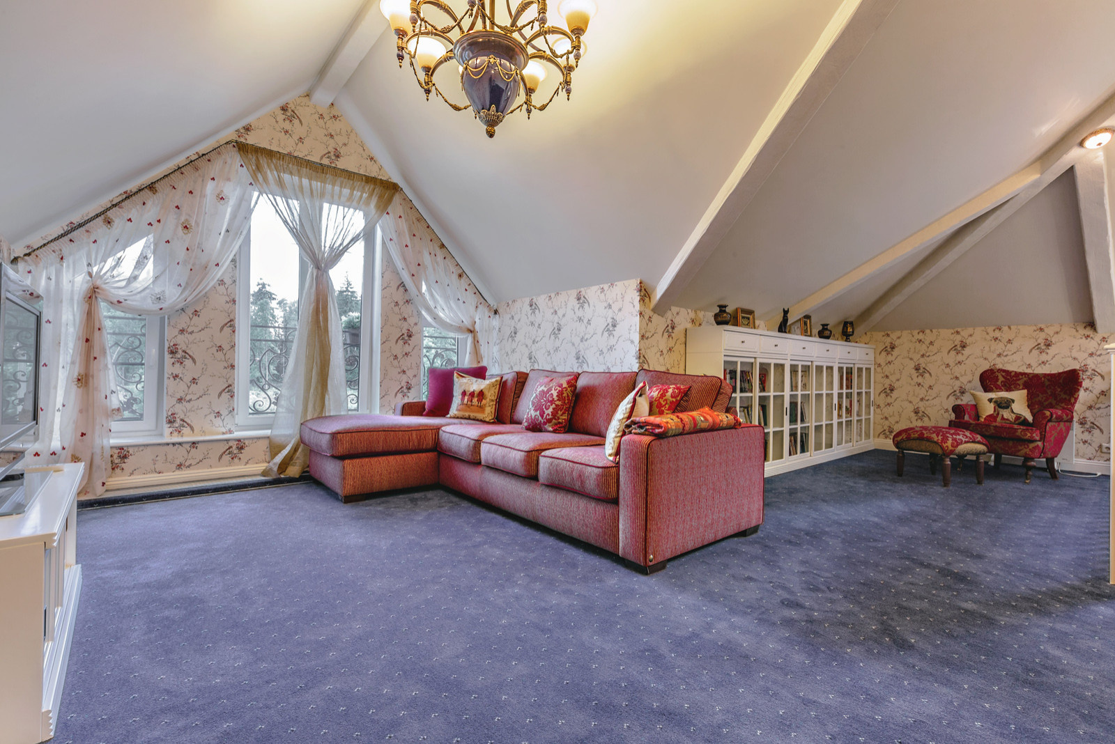 Английское чаепитие (Дом в поселке Зеленый мыс)