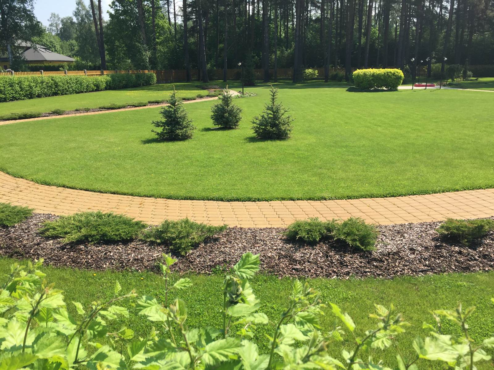 Благоустройство территории