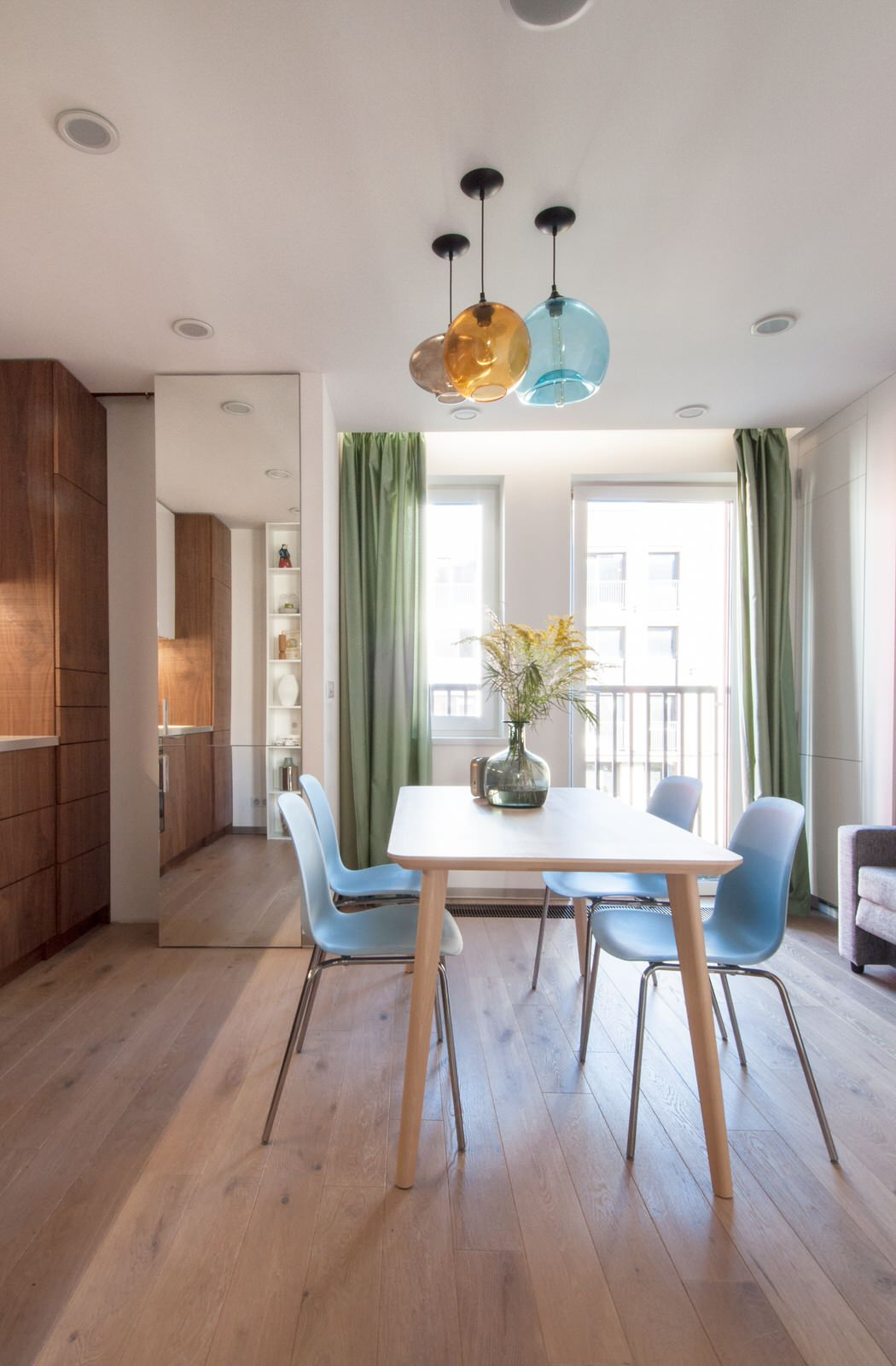 Совмещенная кухня/столовая/гостиная