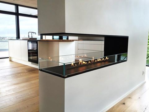 Кухня с биокамином Decoflame в стальном коробе Montreal