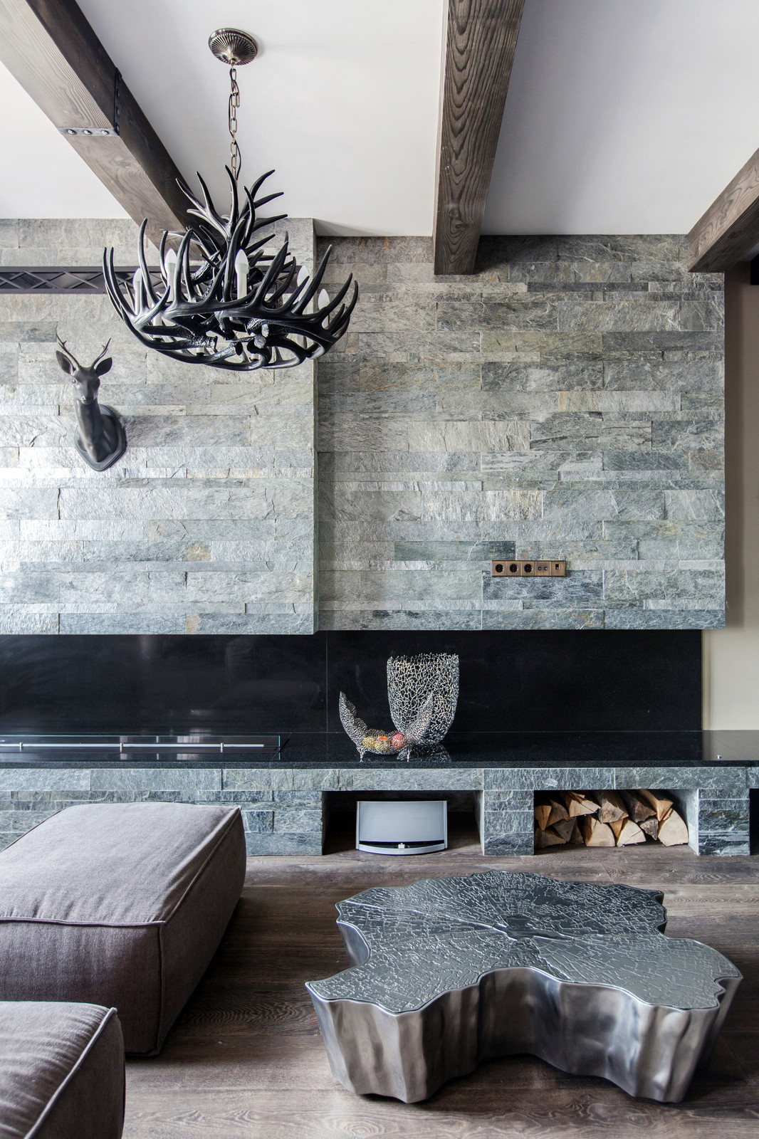 В гостях: Дом в серых тонах для бизнес-леди