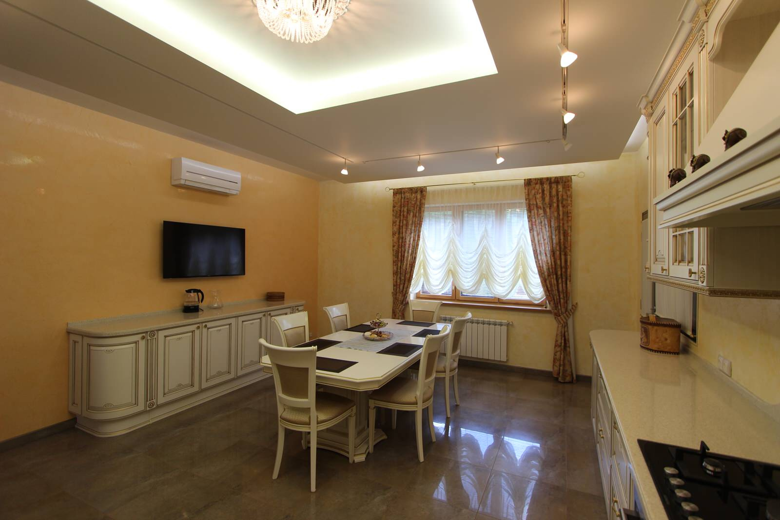 Кухня-столовая для загородного дома, "Олимпия"